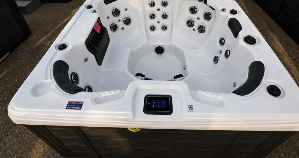 Dynasty Caribbean Breeze hot tub