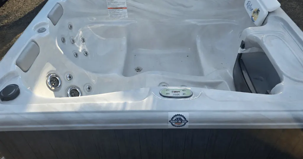 Artesian Garden Spas at the Paradise Spas showroom
